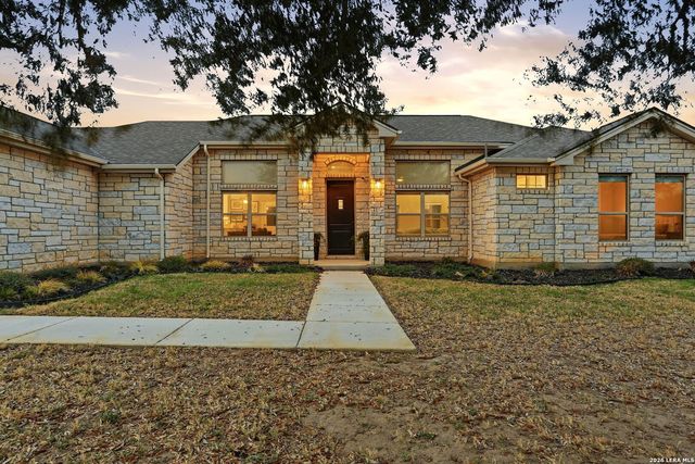 109 W Short Meadow, Lytle, TX 78052