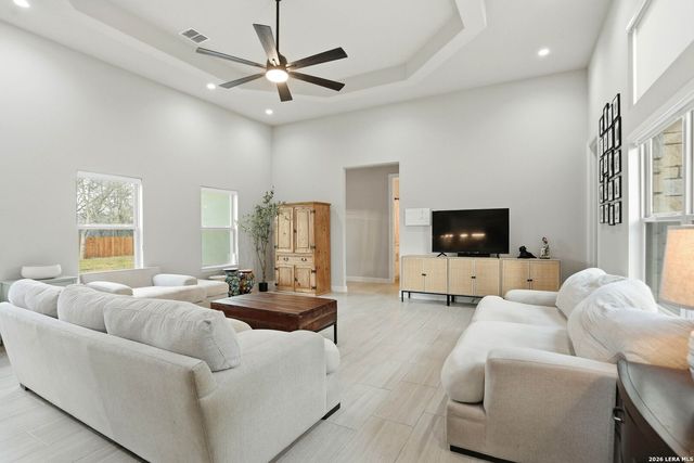 109 W Short Meadow, Lytle, TX 78052