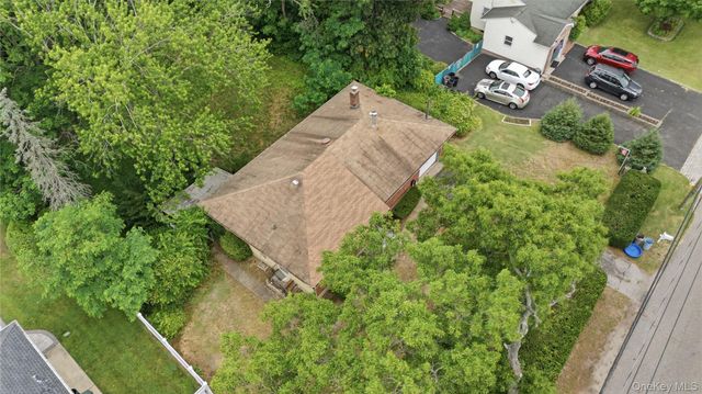 385 Manhattan Boulevard, Islip Terrace, NY 11752