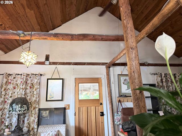 4017 E 16TH Ave, Eugene, OR 97403