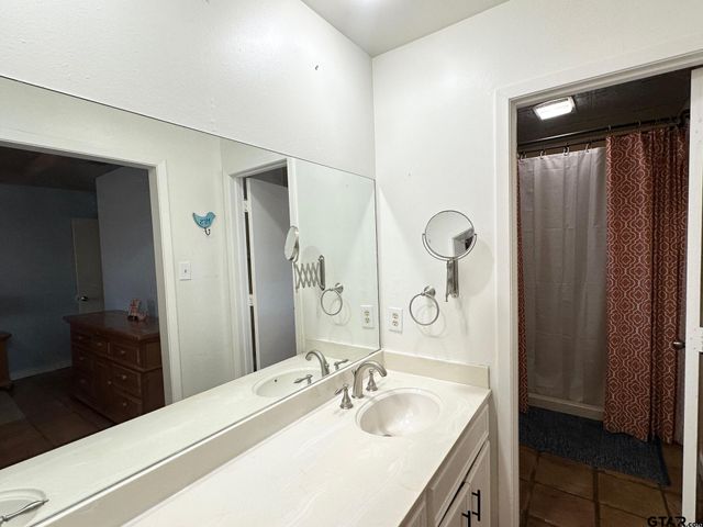 708 Quail Ln, Whitehouse, TX 75791