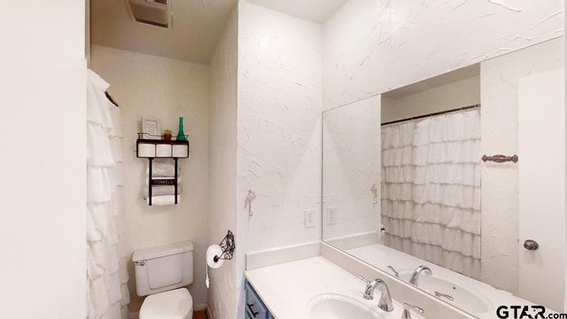 708 Quail Ln, Whitehouse, TX 75791