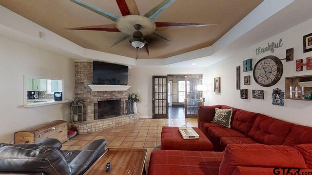 708 Quail Ln, Whitehouse, TX 75791