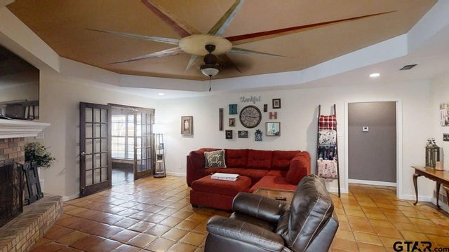 708 Quail Ln, Whitehouse, TX 75791