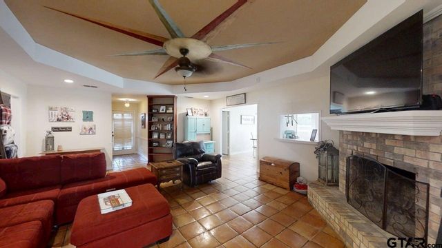 708 Quail Ln, Whitehouse, TX 75791