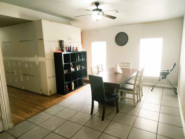 2737 W Camp Wisdom Road, Dallas, TX 75237