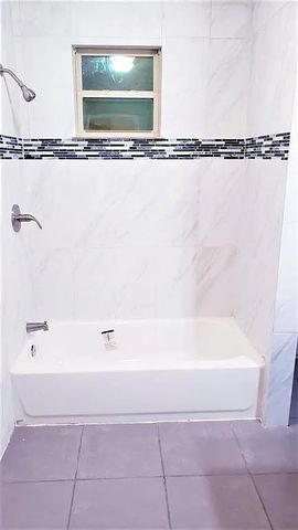 2737 W Camp Wisdom Road, Dallas, TX 75237