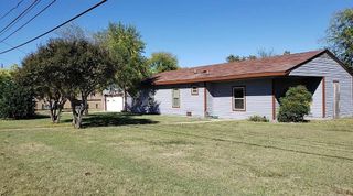 2737 W Camp Wisdom Road, Dallas, TX 75237