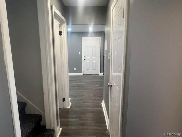 8680 Stahelin Avenue, Detroit, MI 48228