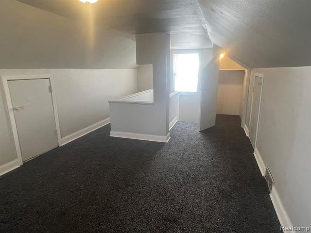 8680 Stahelin Avenue, Detroit, MI 48228