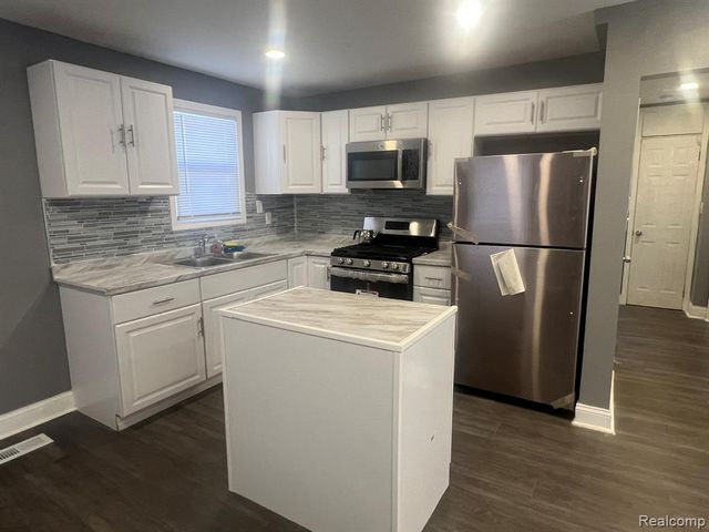 8680 Stahelin Avenue, Detroit, MI 48228