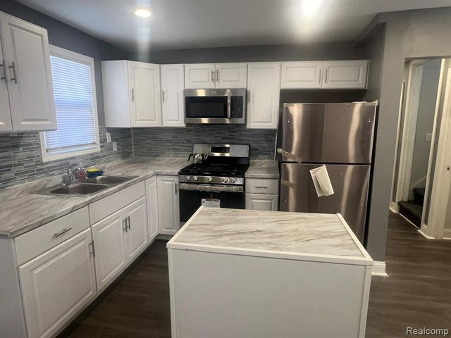 8680 Stahelin Avenue, Detroit, MI 48228