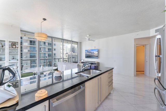 1111 SW 1st Avenue 2420-N, Miami, FL 33130
