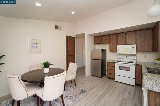 740 Coral Ridge Cir, Rodeo, CA 94572