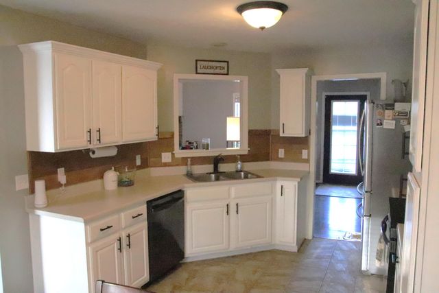 1001 W Broad Street, Republic, MO 65738