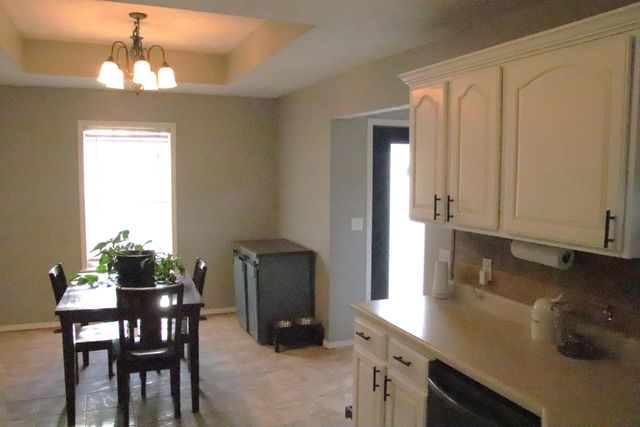 1001 W Broad Street, Republic, MO 65738