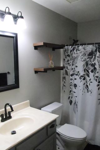 1001 W Broad Street, Republic, MO 65738