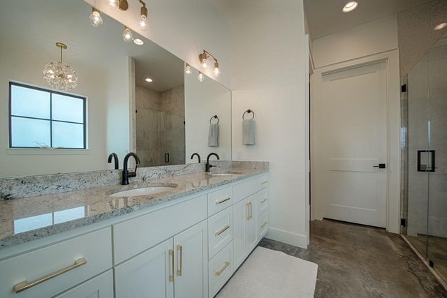 103 River Bend DR, Kingsland, TX 78639