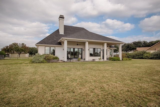 103 River Bend DR, Kingsland, TX 78639