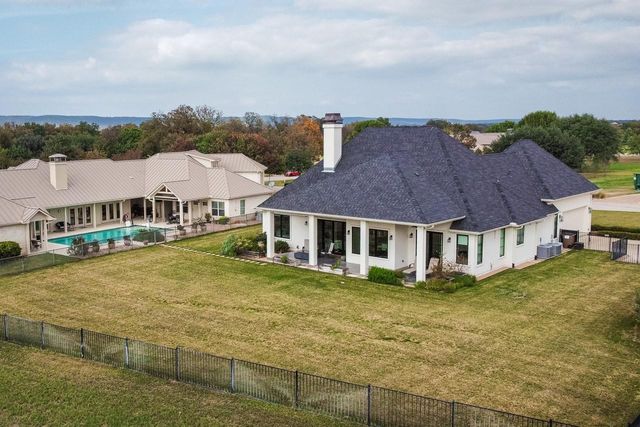 103 River Bend DR, Kingsland, TX 78639