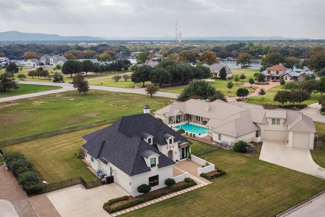 103 River Bend DR, Kingsland, TX 78639