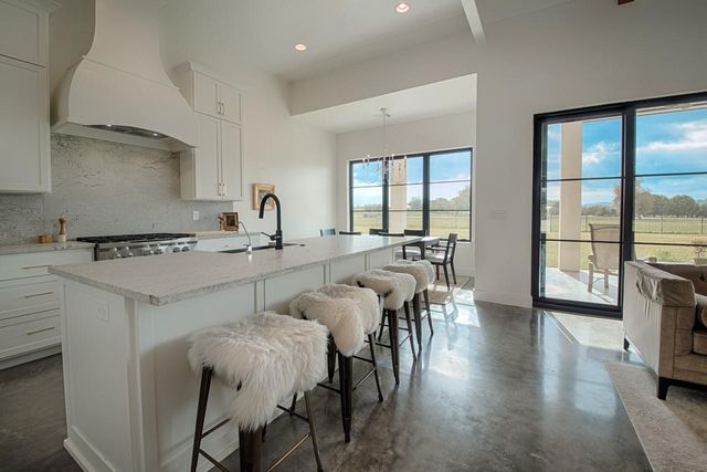 103 River Bend DR, Kingsland, TX 78639