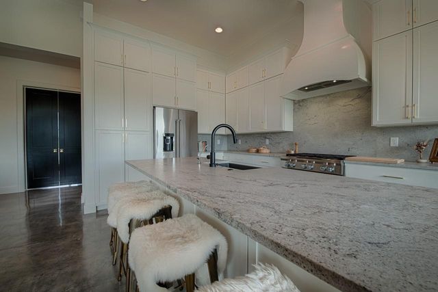 103 River Bend DR, Kingsland, TX 78639