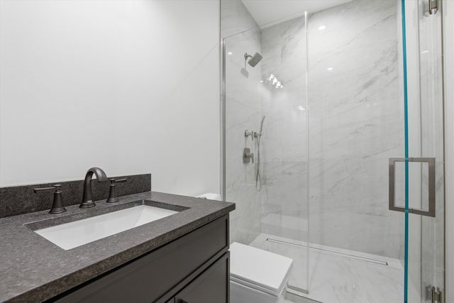 4846 N Hermitage Avenue, Chicago, IL 60640