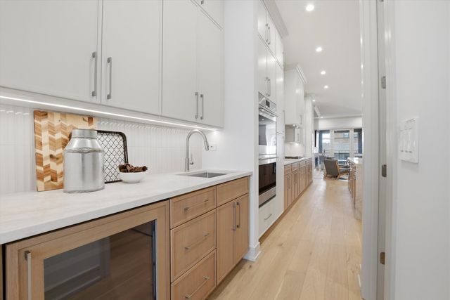 4846 N Hermitage Avenue, Chicago, IL 60640