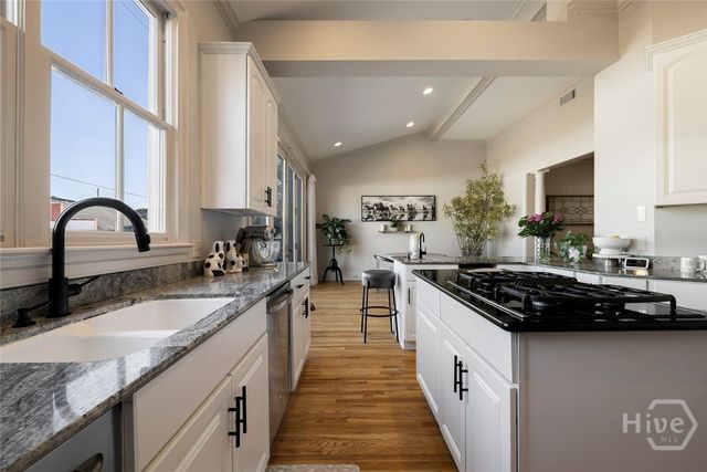 510 E Mcdonough Street, Savannah, GA 31401