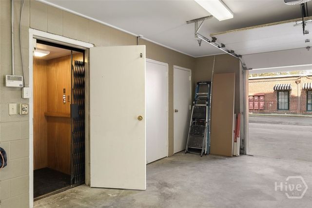 510 E Mcdonough Street, Savannah, GA 31401