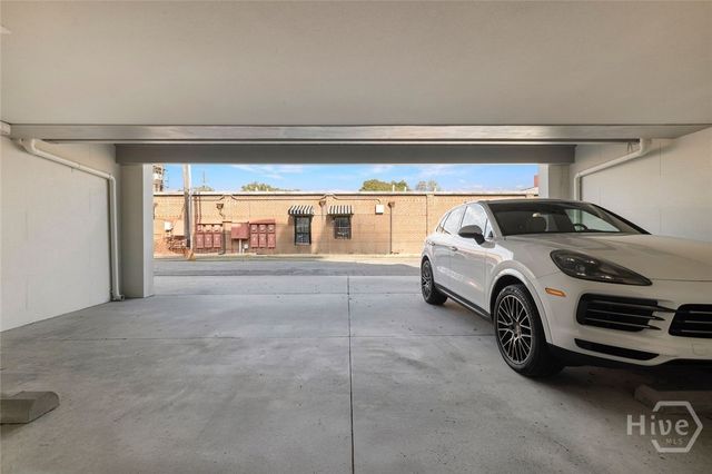 510 E Mcdonough Street, Savannah, GA 31401