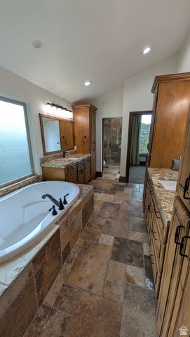 8 S MOUNTAIN WOOD LN, Sandy, UT 84092