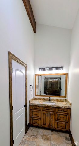 8 S MOUNTAIN WOOD LN, Sandy, UT 84092