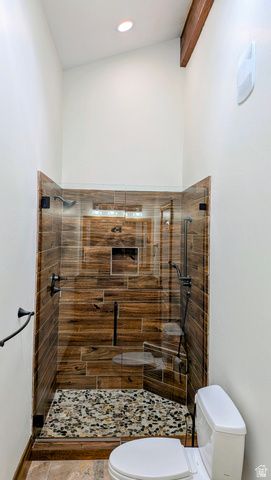 8 S MOUNTAIN WOOD LN, Sandy, UT 84092