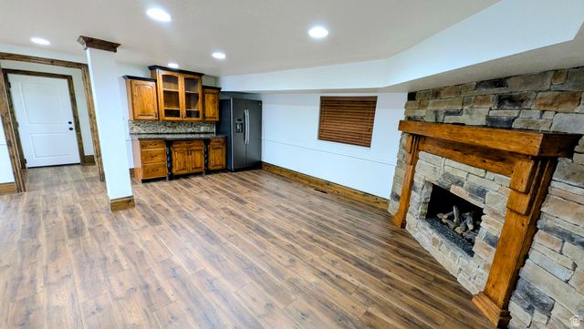8 S MOUNTAIN WOOD LN, Sandy, UT 84092