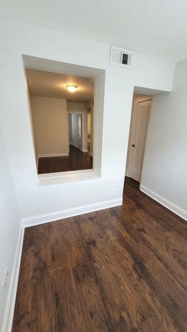 4876 W Armitage Avenue 1R, Chicago, IL 60639