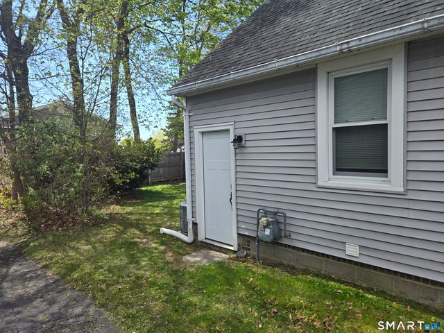275 Burnsford Avenue, Bridgeport, CT 06606