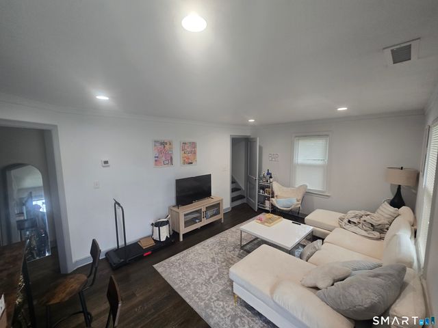 275 Burnsford Avenue, Bridgeport, CT 06606
