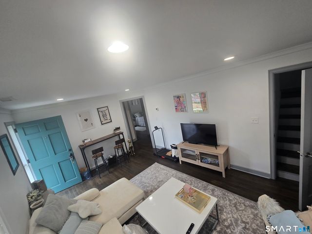275 Burnsford Avenue, Bridgeport, CT 06606