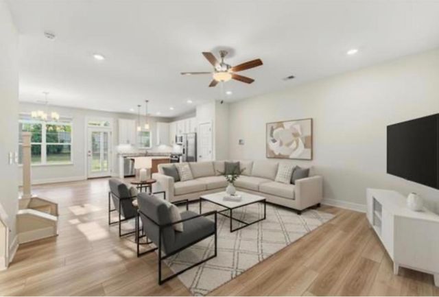 314 Hollenbeck Place, Greenville, SC 29607