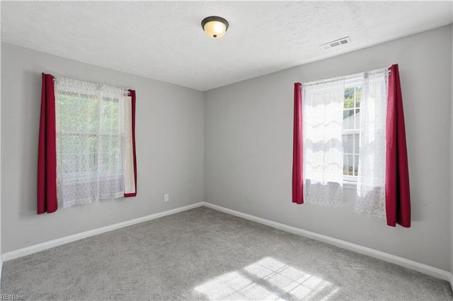 103 Woodhaven RD, Newport News, VA 23608