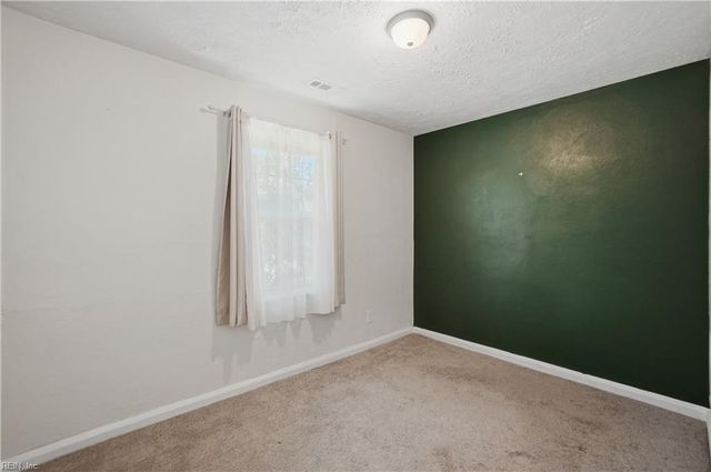 103 Woodhaven RD, Newport News, VA 23608