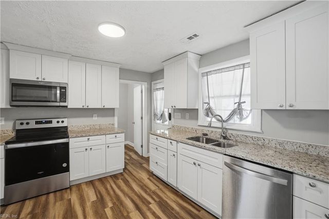 103 Woodhaven RD, Newport News, VA 23608