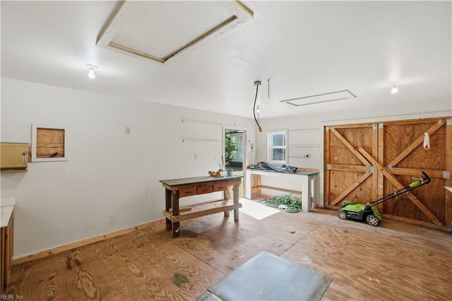 103 Woodhaven RD, Newport News, VA 23608
