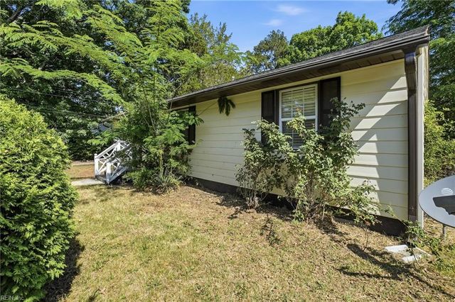 103 Woodhaven RD, Newport News, VA 23608