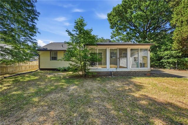 103 Woodhaven RD, Newport News, VA 23608