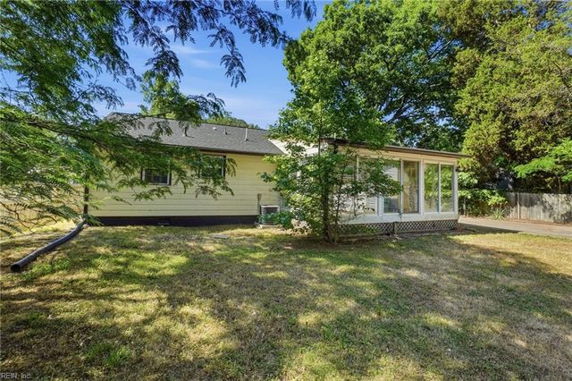 103 Woodhaven RD, Newport News, VA 23608