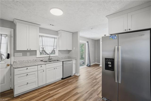 103 Woodhaven RD, Newport News, VA 23608