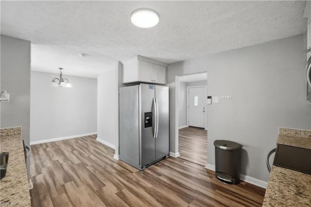 103 Woodhaven RD, Newport News, VA 23608